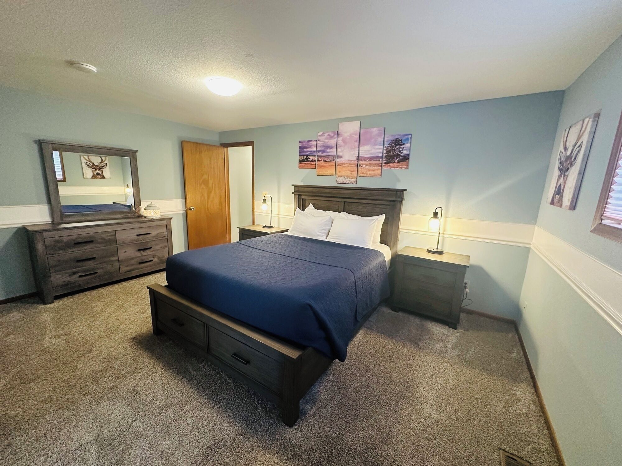 5 habitaciones, tabla de planchar con plancha, wifi y ropa de cama 