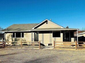 Exterior - Spacious Ennis Home – Walk to Town, River & Local Attractions (Ennis)