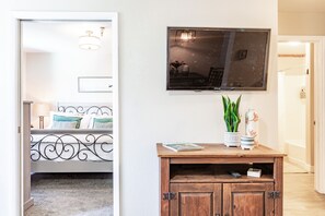 1 bedroom, desk, iron/ironing board, free WiFi - Fall Special! Carriage House Condo, great central location! (Park City)