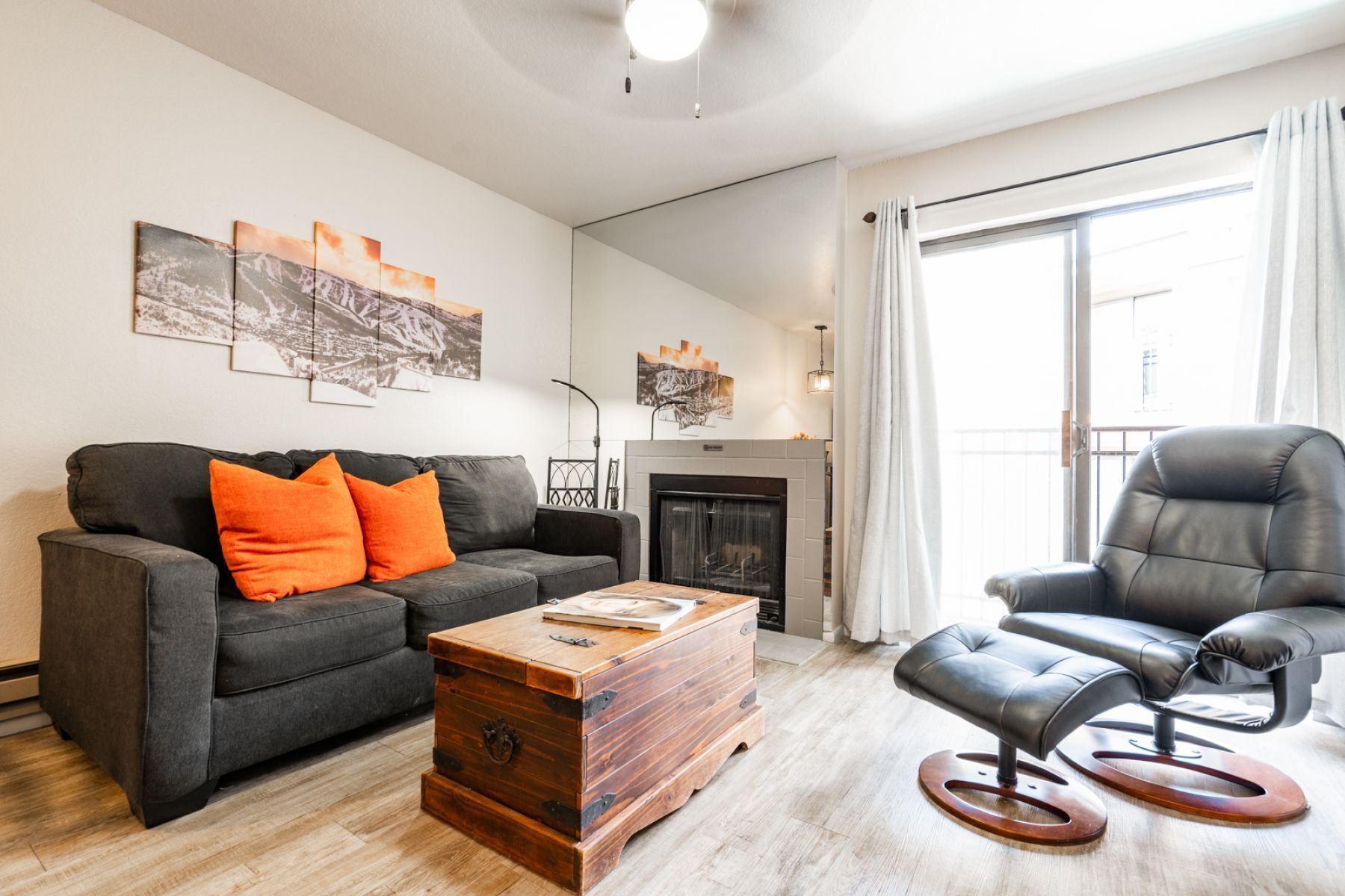 Smart TV, fireplace, DVD player, books