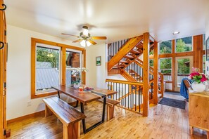 Dining - Feature: Skiing, Sledding, Snoqualmie Summit East (Snoqualmie Pass)