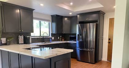 Arroyo Manor - Centrally Located