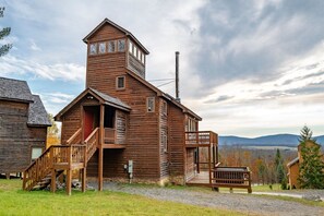 Exterior - Viewtopia - 36 Misty Mountain Lane (Davis)