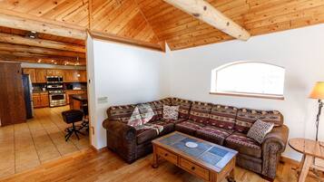 Smart-TV, Kamin, Tischfußball