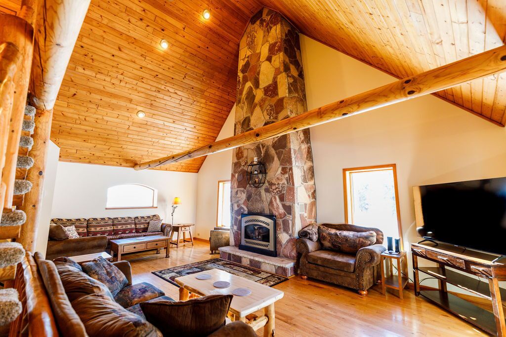 智能电视、壁炉、桌上足球