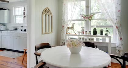 'Carousel Cottage:' North Chattanooga Home!
