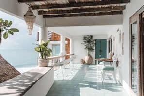 Outdoor dining - Blue Ocean Bingin (Pecatu)
