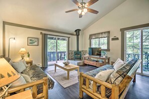 TV, fireplace, books - Cozy Condo on Fall River - 1 Mile to RMNP Gate! (Estes Park)