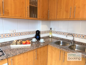Fridge, microwave, oven, coffee/tea maker