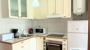 Coffee/tea maker, fridge, microwave, oven - Arquus III Beach Salou, with swimming pool (Salou)