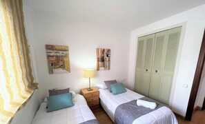 1 Schlafzimmer, Bügeleisen/Bügelbrett, Bettwäsche