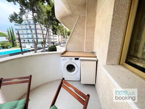 Property grounds - Arquus III Beach Salou, with swimming pool (Salou)