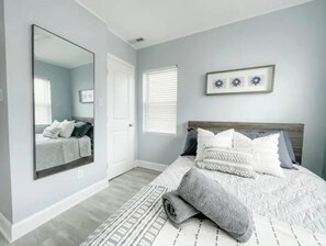 2 bedrooms, iron/ironing board, free WiFi, bed sheets