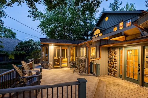 A New Retreat at Clear Clear Lake, A Uniquely Iowan Experience