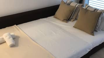 2 quartos, ferros/tábuas de passar roupa, acesso à internet