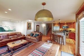 Télévision, cheminée