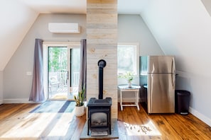 Interior - Cozy and modern hideaway - walk to the beach - fast WiFi & washer/dryer (Lamoine)