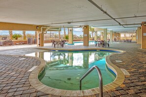 Piscina coperta, una piscina riscaldata