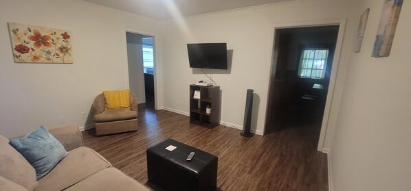 TV connectée, jeux vidéo, livres