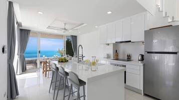 Deluxe Villa, 4 Bedrooms | Private kitchen | Fridge, microwave, oven, toaster