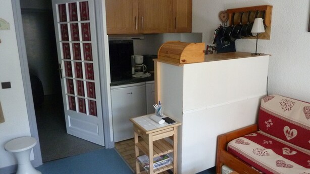 Unclassified image, 1 of 11, button - Cozy Studio Cabin for 4, South-Facing, Central Valloire, Near Lifts, Pet Friendly, Parking & Balcony (Valloire)