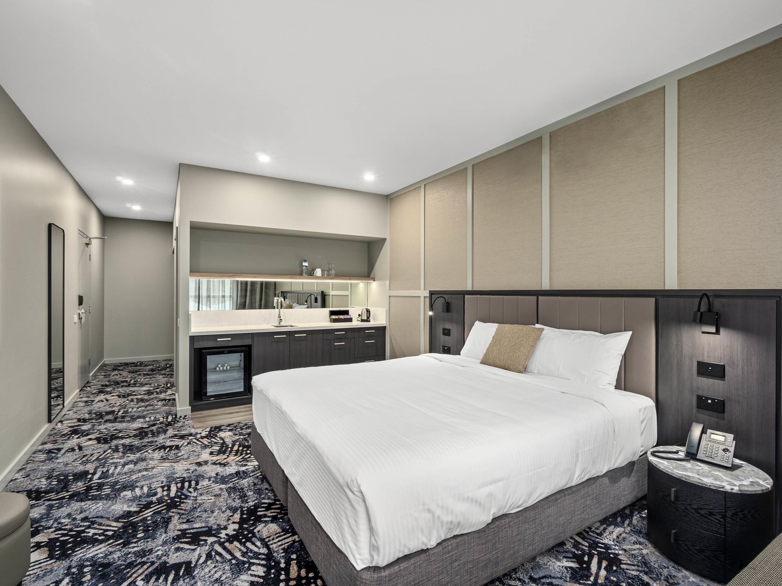 Pillowtop-bedden, een minibar, een kluis op de kamer, een bureau