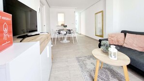 TV - Seaside Vacation Apartment (Torrevieja)