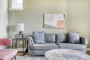 Télévision, chaîne hi-fi