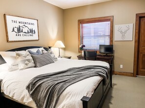 3 camere, una scrivania, ferro/asse da stiro, Wi-Fi gratuito