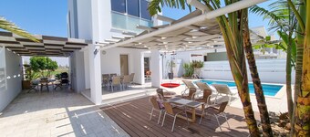 Private Pool Villa Next to the Beach