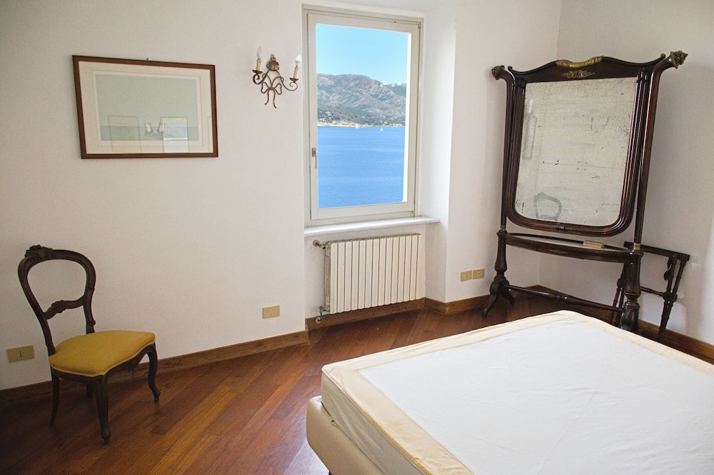 Cosmopoli - Via Della Campana - Portoferraio