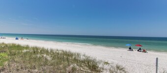 Renovated oceanfront condo with lanai, pool, hot tub & view - snowbird-friendly