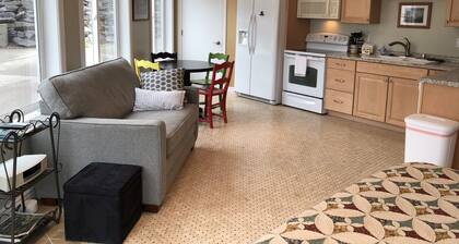 Lake Place Cottage on Flathead Lake