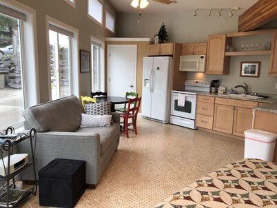 Lake Place Cottage on Flathead Lake