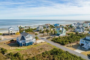 Exterior - Ebb Tide Beach Cottage on Harbor Island: Ocean Views, Resort Pool, and Family Fun! (Saint Helena Island)