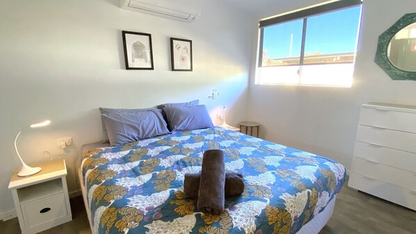 1 habitación, escritorio y wifi 