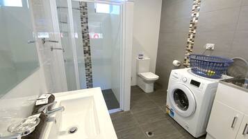 Shower, towels