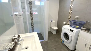 Shower, towels