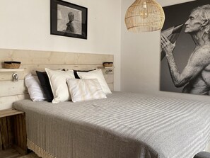 3 bedrooms, iron/ironing board, WiFi - Magnificent house with private pool (Sant Martí d'Empúries)