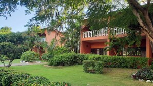 Property grounds - Delightful Caribbean apartment in Boca Chica (Boca Chica)