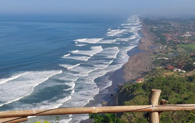Bukit Shoka Top View Camp