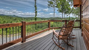 Casa, 4 habitaciones | Balcón