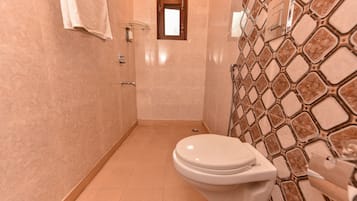 Deluxe Room | Bathroom