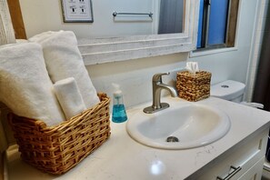 Combined shower/bathtub