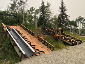 Property grounds - Payne Lake Wilderness Huts - Hotel Unit (Mountin View)