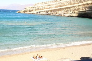 On the beach, beach towels - Teacher's Apartment at Matala (Matala)