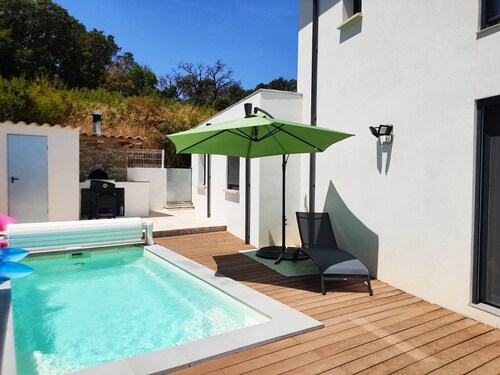 New for 2022, house with sea view and swimming pool