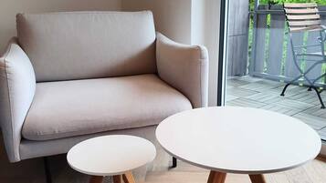 Smart TV, books, video library