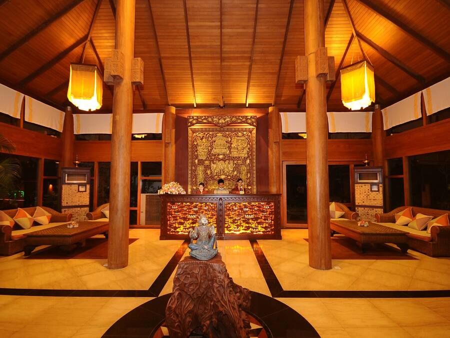 Lobby sitting area