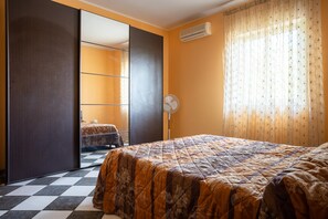 5 quartos, Wi-Fi de cortesia, roupa de cama